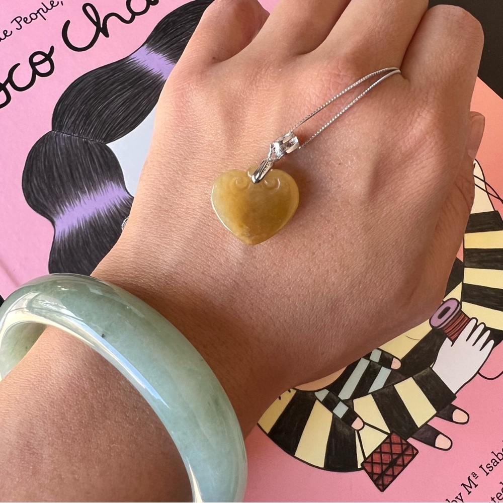 💚Mini Yellow Jade Heart Pendant (authentic) Rare - Picture 6 of 9